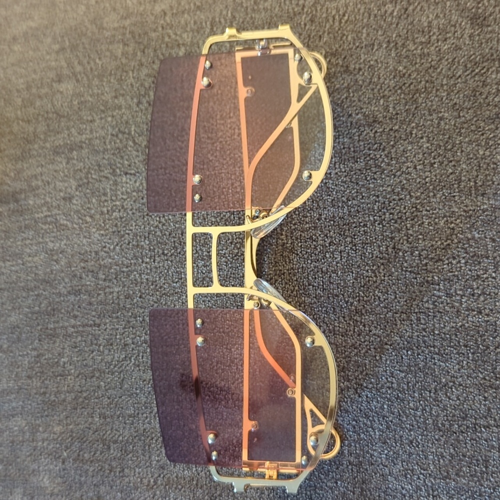 Stylish sun glasses